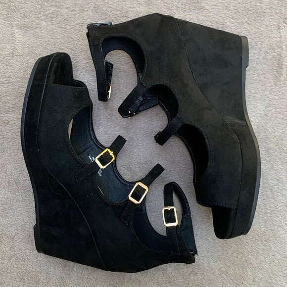 Journee Collection Skyla Strappy Peep Toe Wedge Heels - Picture 12 of 15